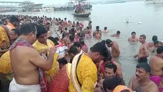 মহালয়ার তর্পণ গঙ্গা নদীতে