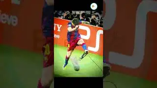 👊 Messi knocks the camera mount