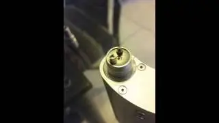 No threading on right post