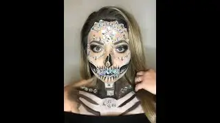 Halloween makeup diamond skull