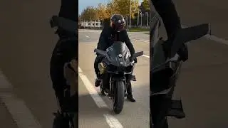 Unleashing the beast: Kawasaki Ninja H2R 🏍️💥 With a supercharg #PowerAndPerformance #RacingMachine