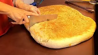 Giant Scallion Pancake / 現做蔥花千層大餅 - Taiwanese Street Food