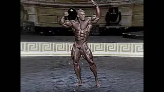 FLEX WHEELER BEST SHAPE VS RONNIE COLEMAN BEST POSING 👀