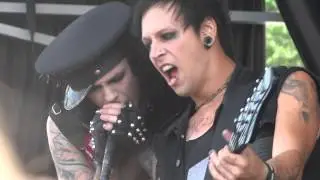 Vampires Everywhere! - I Can't Breathe (Live) at Warped Tour 2012