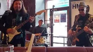 HMB - Hamid Moeini Band plays 
