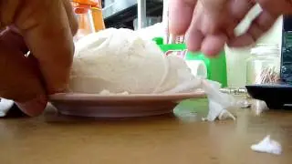 The Correct Way to Peel the Outer Layer of Big Bao  大包 ( Dim Sum )