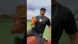 How to field ground balls like a pro! 👀⚾️ #baseball #proplayer