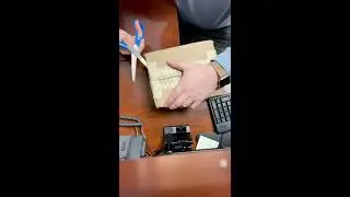 Gucci Icon ring with yellow gold Interlocking G men&rsquo;s wedding band unboxing.