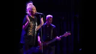 Wendy James in Southampton singing The Transvision Vamp Song 