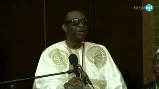 Youssou Ndour chante Cheikh Oumar Foutiyou sur la requ&ecirc;te de Thierno Madani Tall