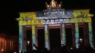 Das Brandenburger Tor - Illumination der K&uuml;nstlergruppe RE:SORB| Lichterfest 2016 in Berlin