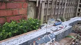 OO gauge garden railway, Hornby Class 121, battery powered DCC Hm7000 decoder.