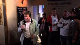 Erwin Koeman bedankt FC Groningen fans in Southampton