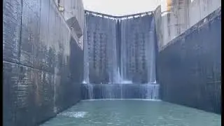 Inside welland canal lock