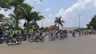 UCI 2025 Men's Elite Road Race Kigali | Lap 3 Convention Center Roundabout - Epic Action!