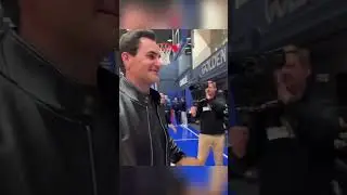 Steph Curry casually meeting tennis legends Roger Federer and Novak Djokovic 🏀🎾