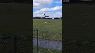 Tyre Smoke EI-EKJ Boeing 737-8AS Ryanair - 05R Manchester Airport Arrivals Landing Runway 2