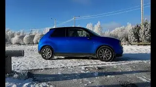 Honda e exploring ice swimming spot