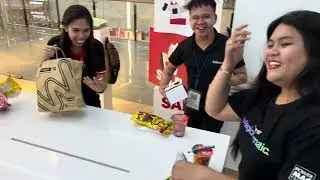 Exchanging gift @ Power Mac Center Sm City Jmall