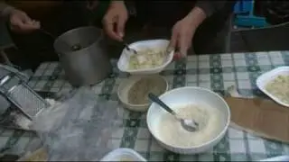 Preparazione del Gnoco Sbatuo a Bosco Chiesanuova