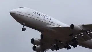 United Airlines Boeing 747-400 N119UA Landing at NRT 34L