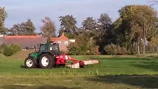 Maaien met valmet 6600 en kuhnmaaier 283