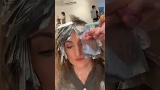 Come with me to the hair salon to get highlights #hairsalon #highlights #haircolor #hairhighlighting