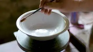 Lustre production of a 9th  century iraq bowl