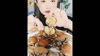 Beautiful Woman Enjoys Eating Spicy River Crab & Dried Scallops | Fresh, Fiery & Delicious Seafood