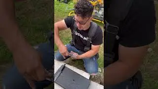 Look at this custom hand forged framing hammer! #carpentry #construction #tools #diy #tipsandtricks