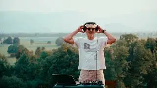 A very groovy minimal house mix