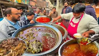 70/- Rs PAKISTANI VIRAL STREET FOOD 😍 LAHORI BILLU CHEAPEST CHANAY BREAKFAST | CHOLE MURGH CURRY