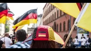 Die &bdquo;Absaufen! Absaufen!&ldquo;-Rufe von Anh&auml;ngern der fremden- und islamfeindlichen Pegida-Bewegung gegen