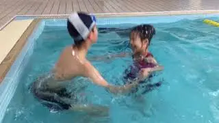 106-0430安安蘋果玩水