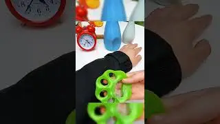 Cat's paw hair stick: removes pet hair easily!