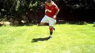 Tom Pope Freestyle Football-holiday tricks