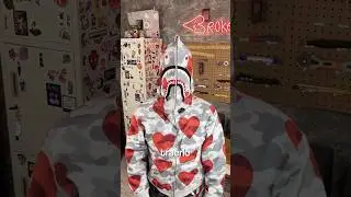 La Shark Hoddie de Bape, una de las piezas m&aacute;s iconicas del streetweare. 🦈⭐️