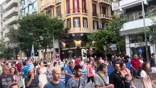 &Pi;&omicron;&rho;&epsilon;ί&alpha; &gamma;&iota;&alpha; &tau;&omicron; &laquo; Family pride &raquo;