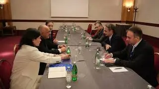Ο Κυριάκος Μητσοτάκης στη δεύτερη ημέρα εργασιών της συνάντησης ηγετών του ΕΛΚ