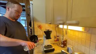 Näin puhdistat kotikonstein kahvinkeittimen