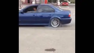 M5 e39 Sound+Burnout
