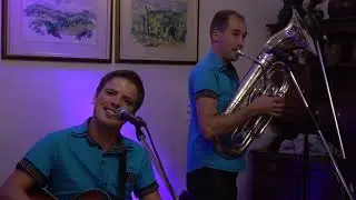 Ansambel Jurčki Mi ga spet žingamo (AVSENIK)