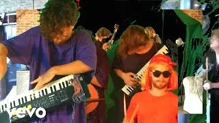 Sun Club - Worm City (Official Video)