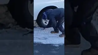 Rude lazy neighbors steals the parking spot i shoveled out #violation #parkingwars #snowremoval