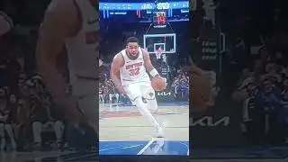 Big Bodega drive #knicks #kat #layup #flex