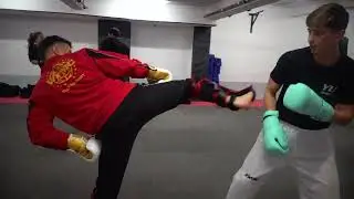 Kickbox Training 