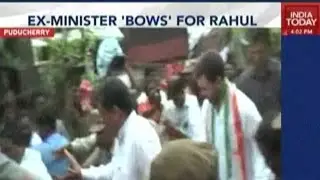 Former Congress Minister &lsquo;Bows Down&rsquo; For Rahul Gandhi