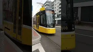 Tramvje Plzeň &Scaron;koda ForCity Smart 40T2 z roku 2025 č.400 na lince 2 natočeno 8.8.2025 U Duhy