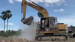 🌫️ Dusty Roads & Giant Loads &ndash; Real Jobsite Experience 🌪️