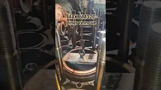 Mak 6m32c Liner remove #engine #repair #liner #generator #mechanic #mechanical #tech #ideas #ship
